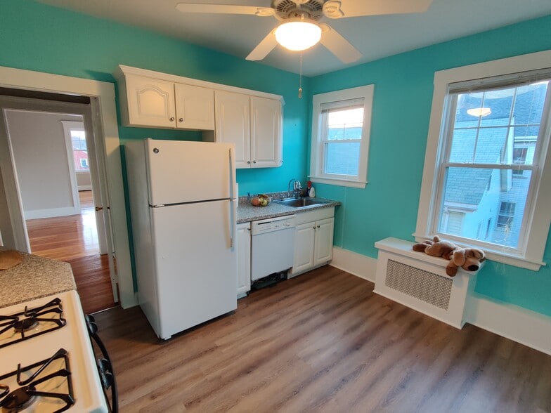 Building Photo - 14 Rice St