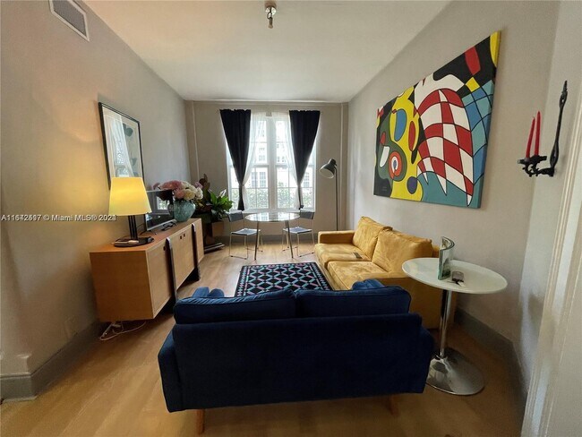 Building Photo - 3224 Biscayne Blvd