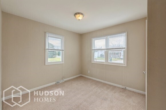 Building Photo - 304 W Van Buren Ave