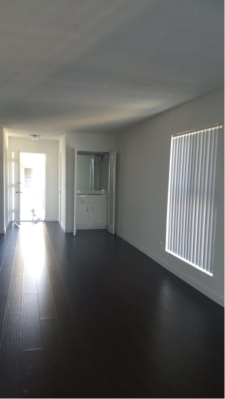 Building Photo - 20880 Ventura Blvd