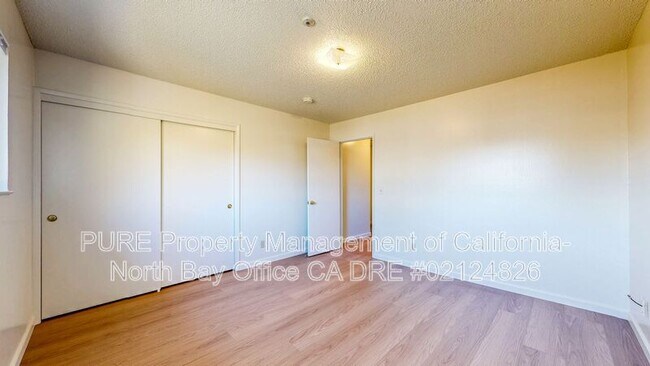 Building Photo - 1325 Edwards Ave