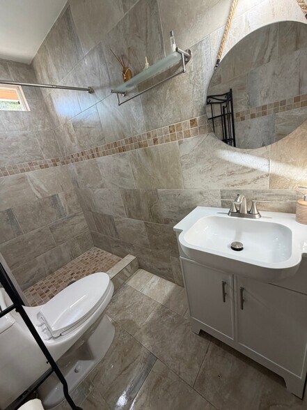 Building Photo - 22972 Crespi St