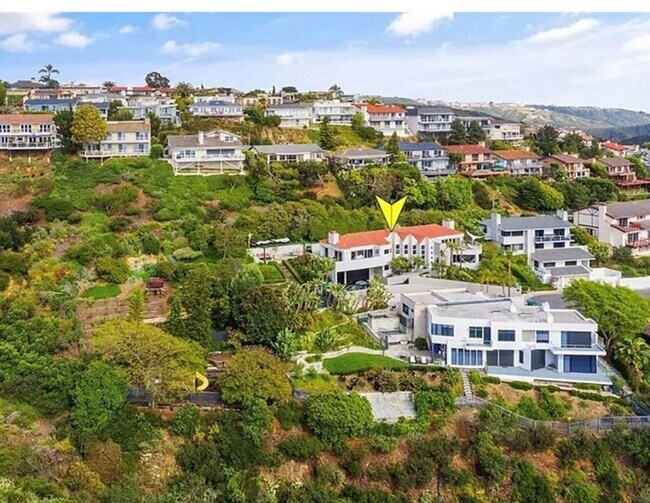 Building Photo - Azari PM-Juccuzi- half acre luxurious land...