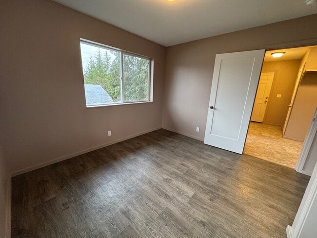 Building Photo - 28305 99th Ave SW