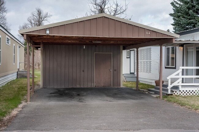 Building Photo - 150 Shady Ln