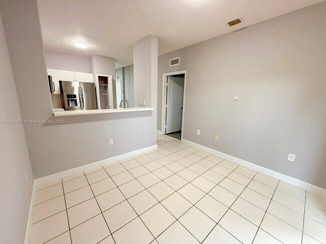 Building Photo - 1677 SE 27th Ct