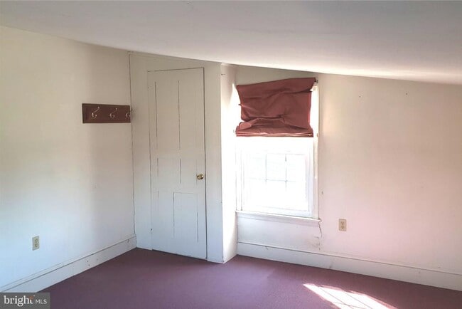 Building Photo - 172 Street Rd