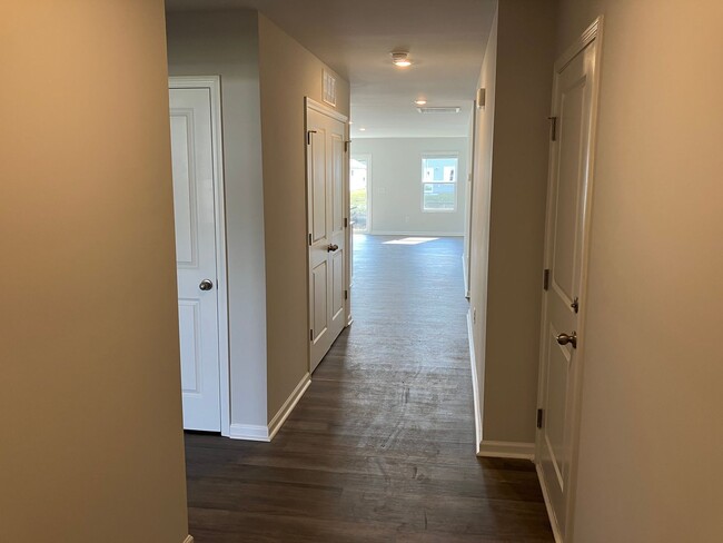 Building Photo - 3 Bedroom 2 Bathroom House- Groves at Sout...