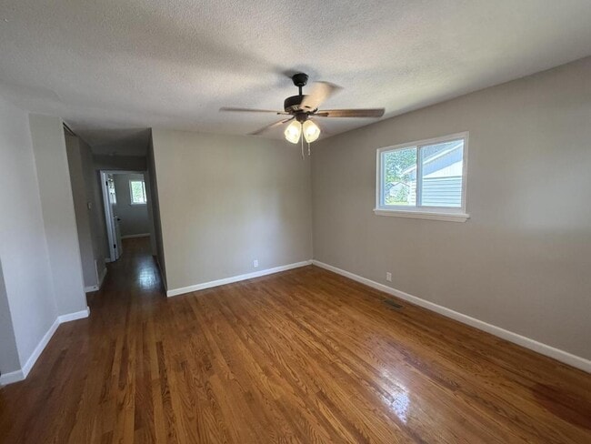 Building Photo - 306 N McKinley Ave