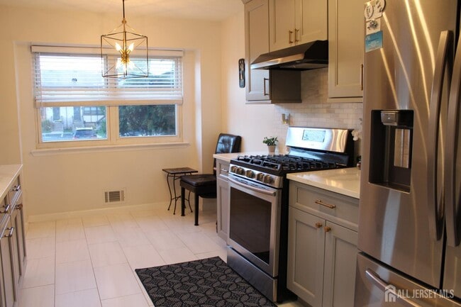 Building Photo - 707 Merrywood Dr