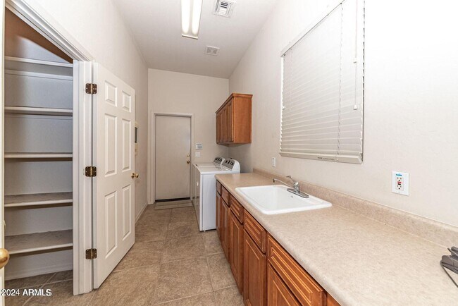 Building Photo - 11473 E Blanche Dr