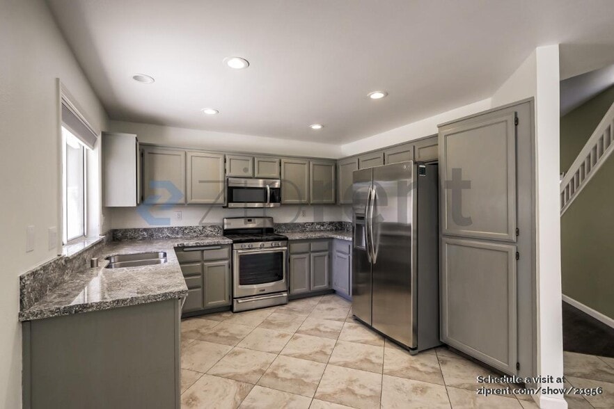 Building Photo - 9404 Lazy Creek Dr