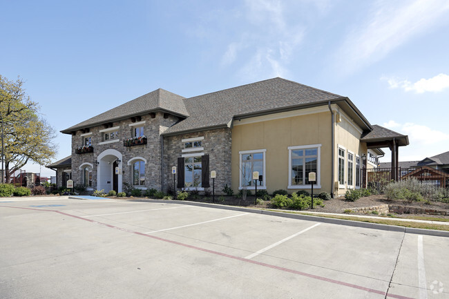 Building Photo - Ten 06 at Joshua Station Apartments