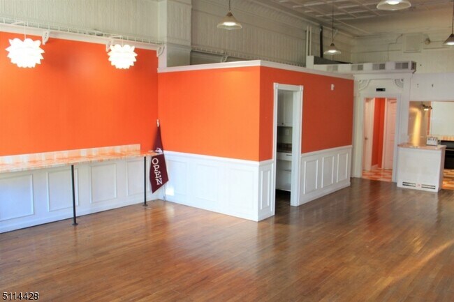 Building Photo - 396 S Main St