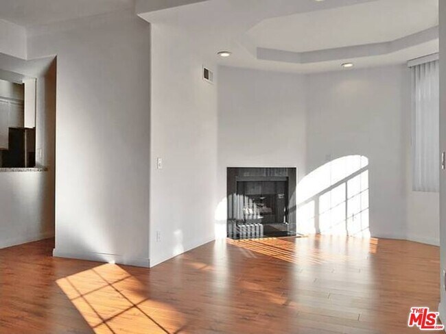 Building Photo - 14430 Benefit St