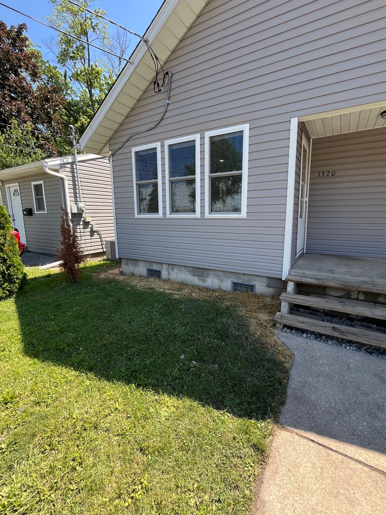 Building Photo - 1320 Fairlawn Ave