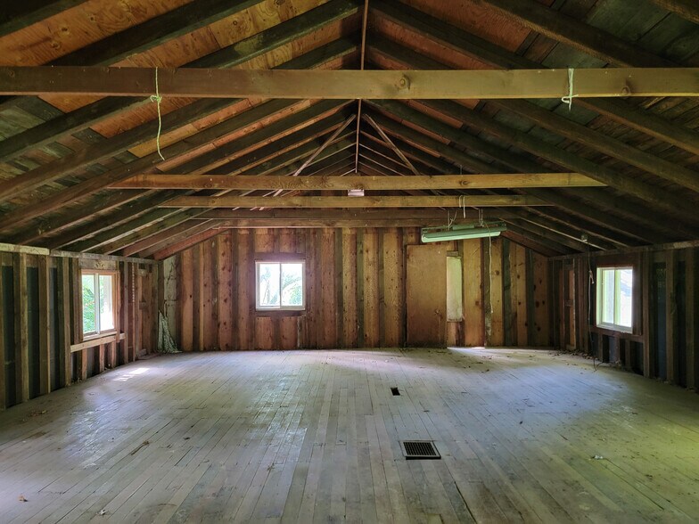 Building Photo - 358 Pool Rd