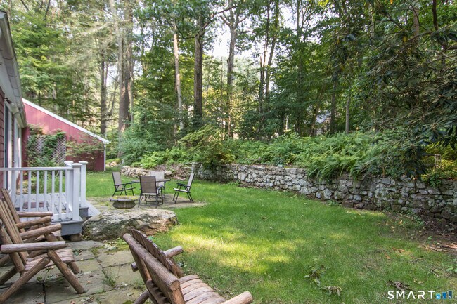 Building Photo - 211 New Canaan Rd