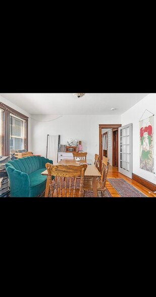Building Photo - 207 Jewett St