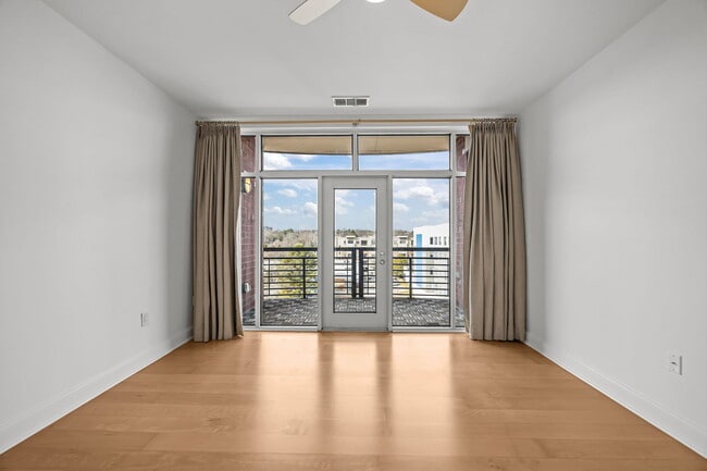 Building Photo - 618 N Boylan Ave