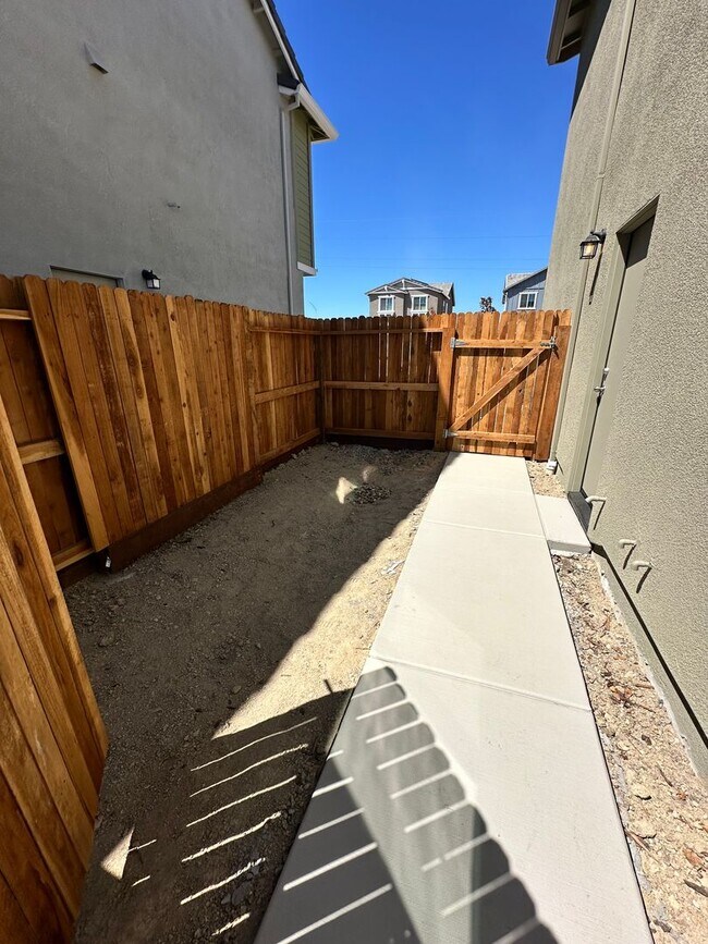 Building Photo - 7820 Rivermeadow Wy