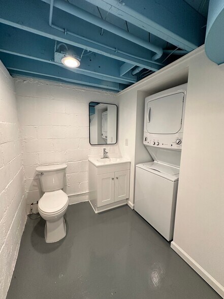 Building Photo - 111 W 73rd St
