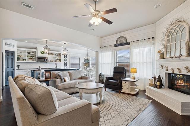 Building Photo - 525 Braewick Dr