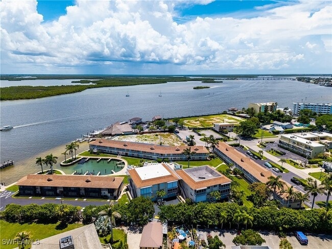 Building Photo - 850 Palm St