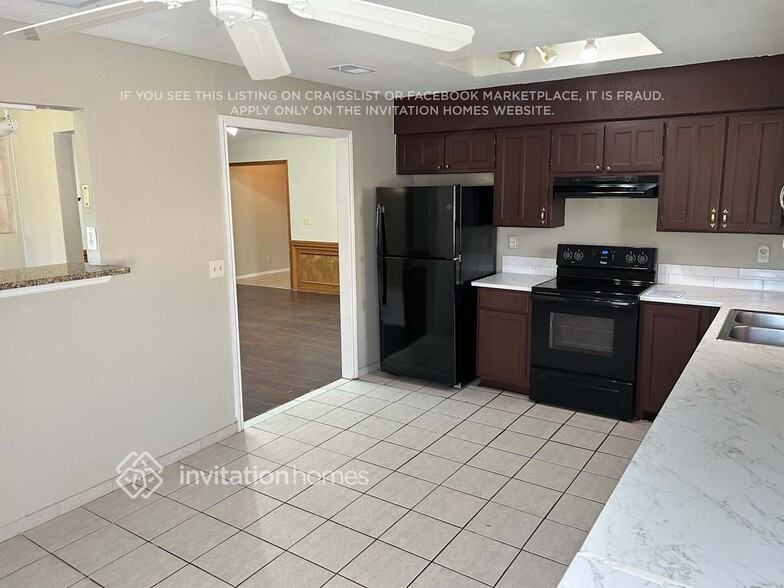 Building Photo - 316 N La Quinta Cir