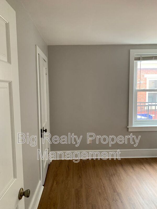 Building Photo - 334 Chestnut St