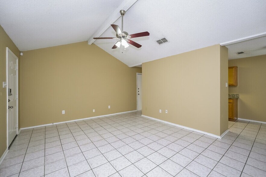 Building Photo - 2605 Trabuco Canyon Rd