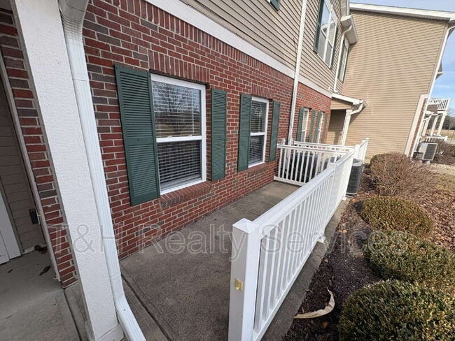 Building Photo - 13415 White Granite Dr