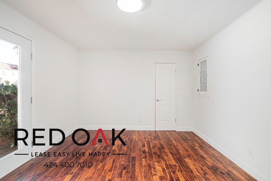 Building Photo - 417 S Coronado St