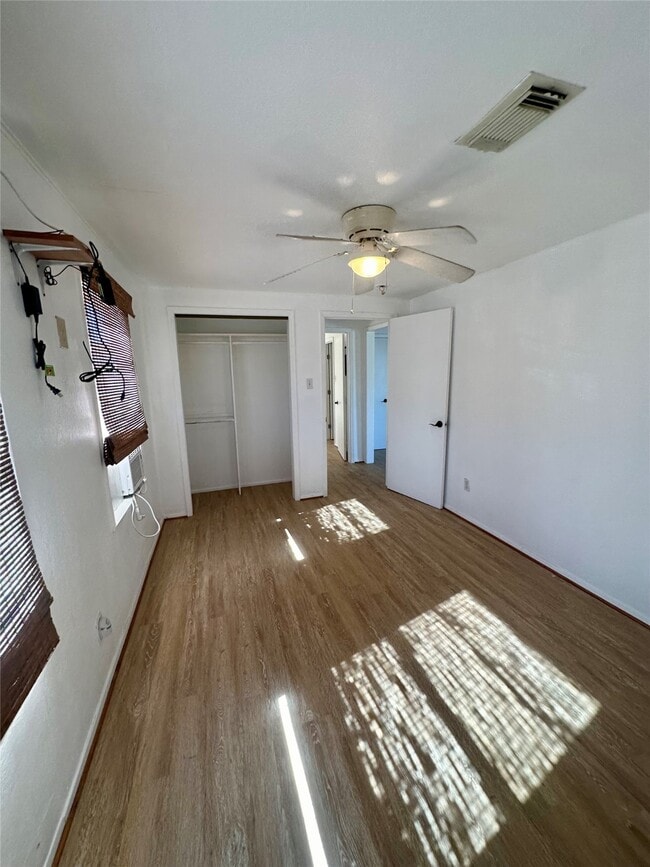 Building Photo - 124 7th St