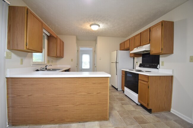 Building Photo - COMING SOON!! 3 Bedroom and 2.5 bath Home