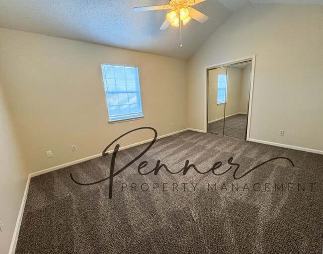 Building Photo - 4617 NE Whispering Winds Dr