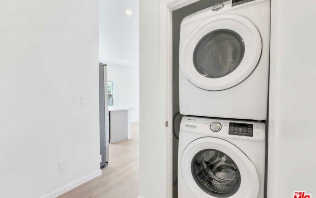 Building Photo - 5234 W 20th St