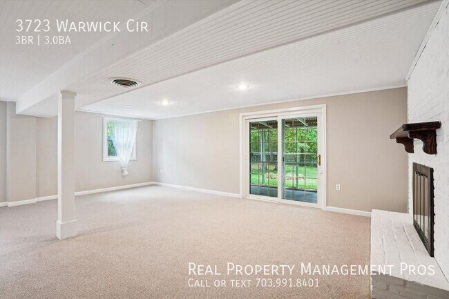 Building Photo - 3723 Warwick Cir
