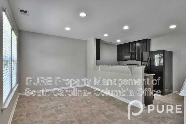 Building Photo - 340 Longfellows Ln