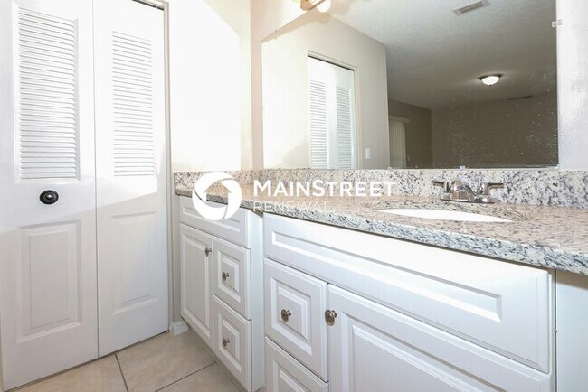 Building Photo - 3 Bedroom Pet-Friendly Home in Port St. Lu...