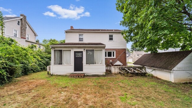 Building Photo - 16 Boxwood Rd