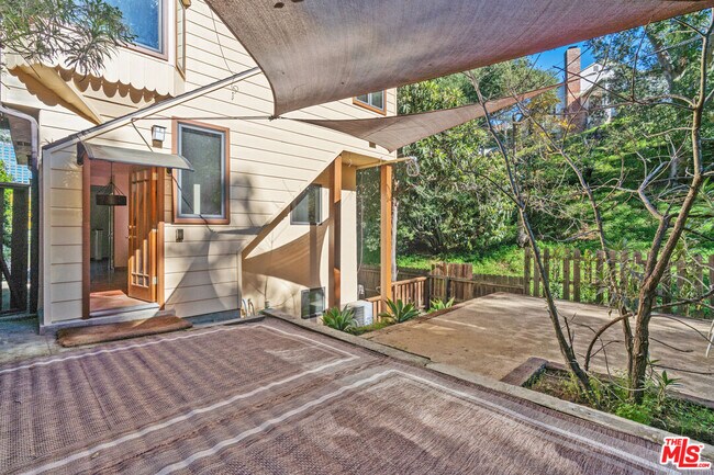 Building Photo - 3705 Fredonia Dr