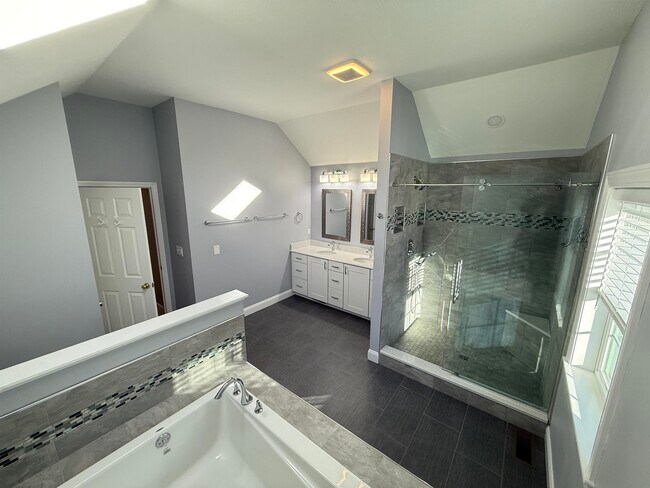 Building Photo - 149 Tinker Rd