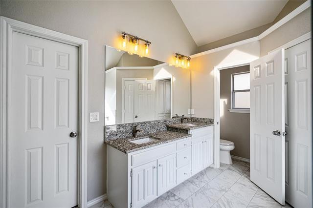 Building Photo - 1006 Merribrook Ln