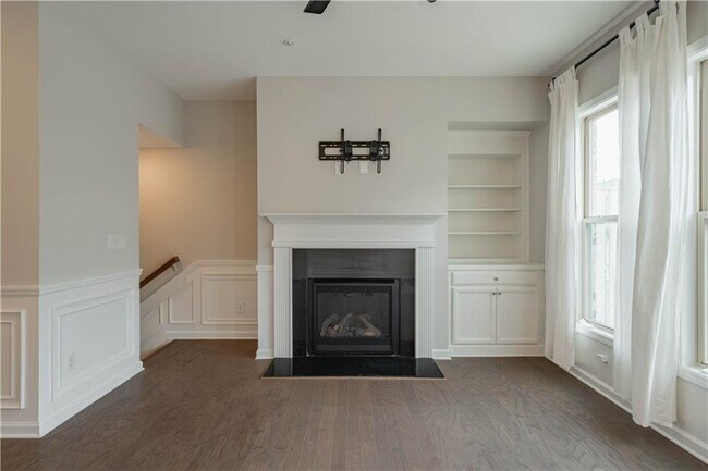 Building Photo - 416 Montclair Ct