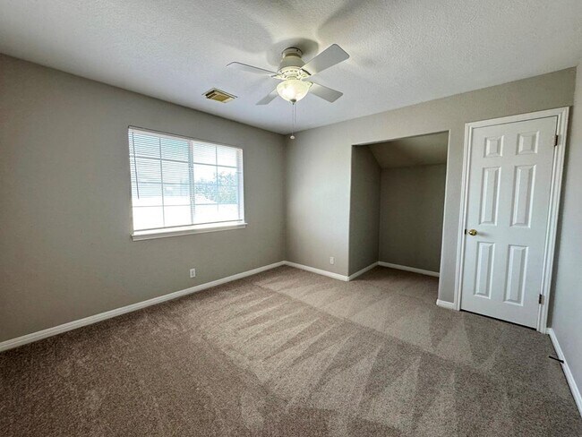 Building Photo - 5844 Back Bay Ln