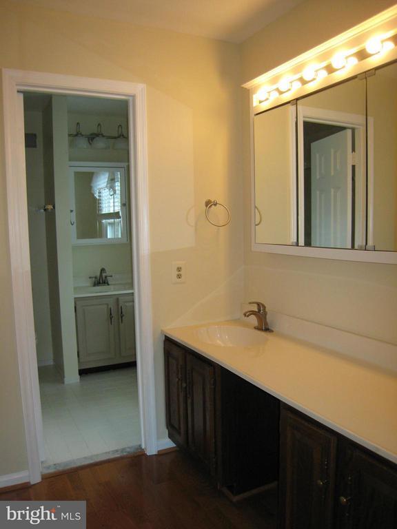 Building Photo - 4535 Sawgrass Ct