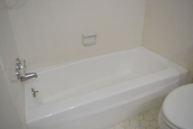 Building Photo - 222 Mary St