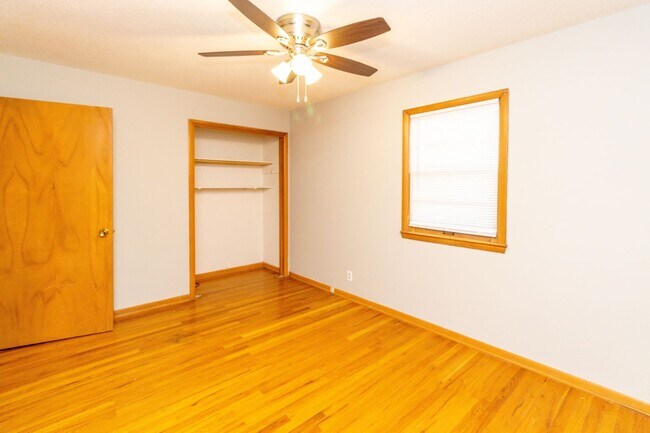 Building Photo - 3605 S Rock Quarry Rd