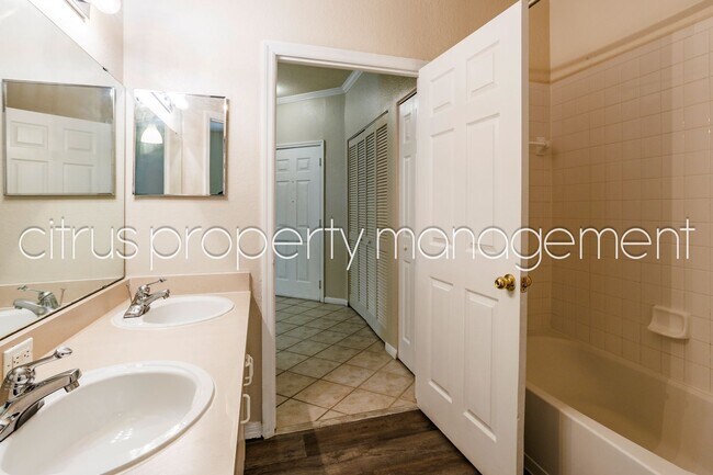 Building Photo - 2/2 Condo in Millenia Available Now